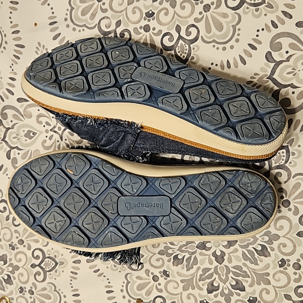 CLEARANCE! FINAL PRICE! Baretraps Vida denim bow shoes women’s. Size 6 1/2 M. - Picture 5 of 7